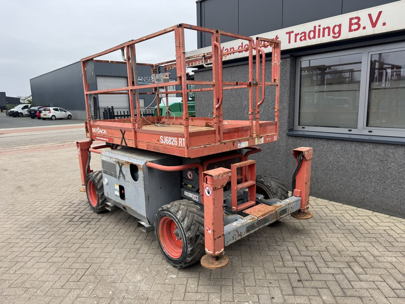 Skyjack SJ 6826RT Schaarhoogwerker / Scissor / Arbeitsbuhne 2015 4X4 Kubota Diesel 10M Werkhoogte - Plataforma de tijeras: foto 3 Skyjack SJ 6826RT Schaarhoogwerker / Scissor / Arbeitsbuhne 2015 4X4 Kubota Diesel 10M Werkhoogte - Plataforma de tijeras: foto 3