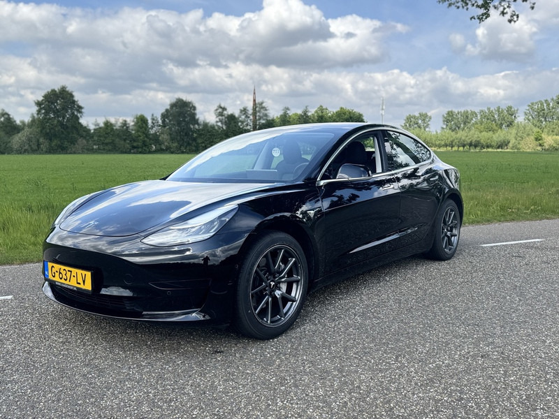 Tesla Model 3 - Sedan: foto 1 Tesla Model 3 - Sedan: foto 1