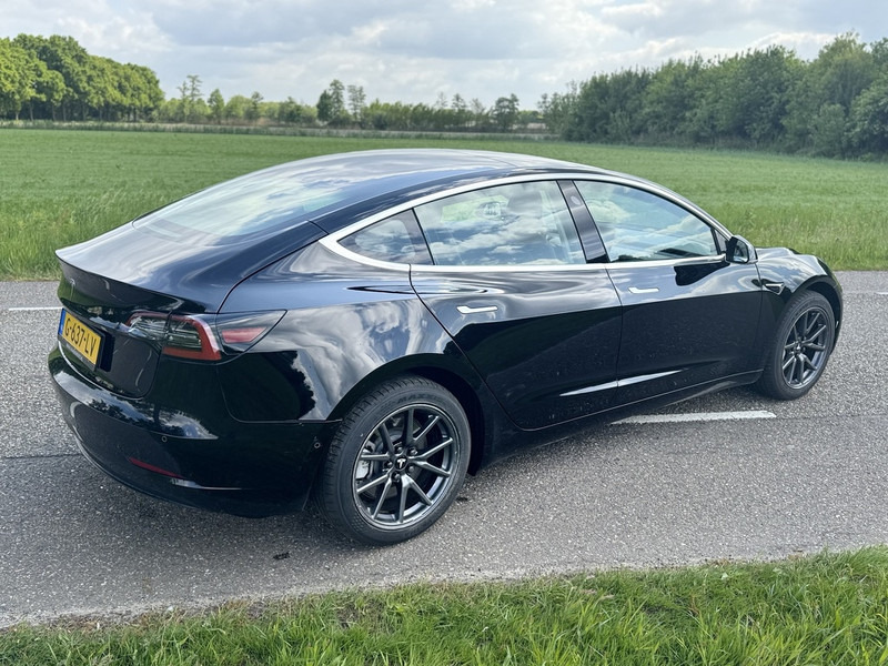 Tesla Model 3 - Sedan: foto 4 Tesla Model 3 - Sedan: foto 4