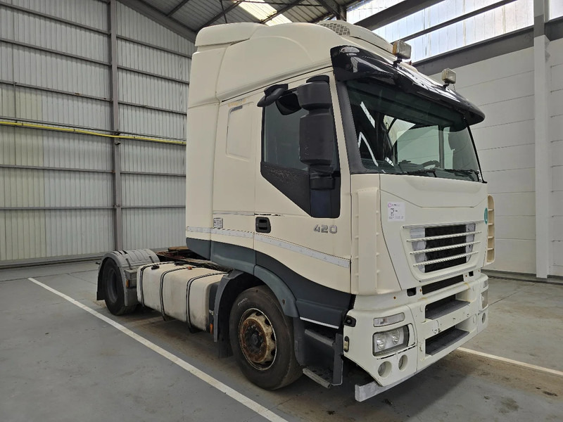 Iveco Stralis 420 RETARDER / EURO 5 STANDAIRCO - Cabeza tractora: foto 3 Iveco Stralis 420 RETARDER / EURO 5 STANDAIRCO - Cabeza tractora: foto 3