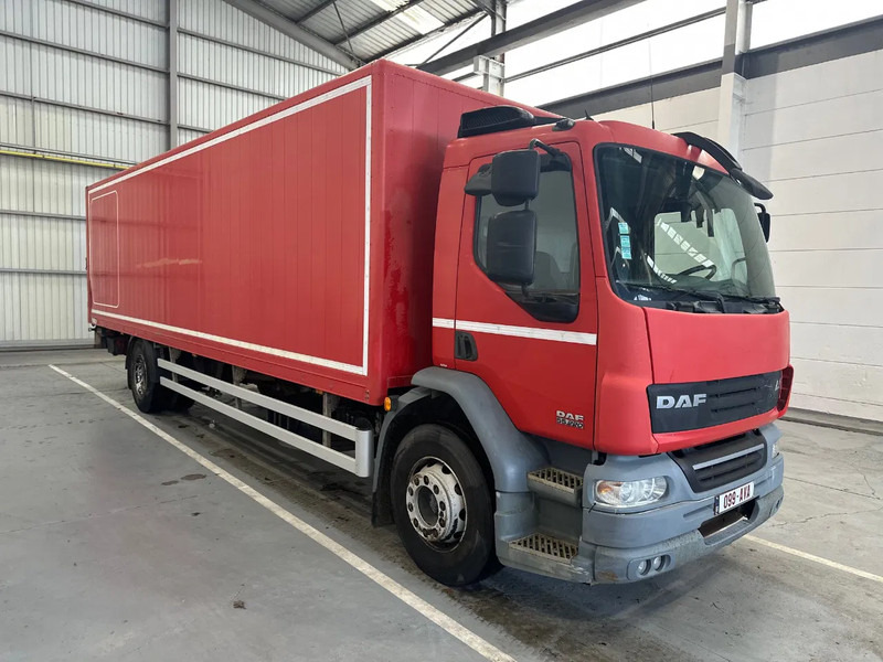 DAF LF 55.220 MANUEL - Camión caja cerrada: foto 5 DAF LF 55.220 MANUEL - Camión caja cerrada: foto 5