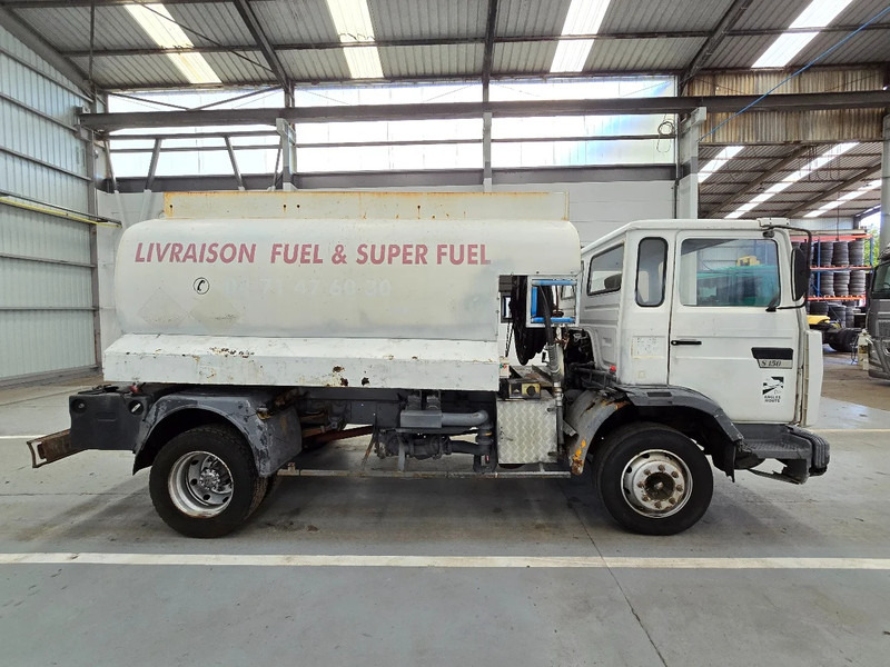 Renault Midliner 150 S / 4000L + 3000L = 7000L / LAMMES - BLATT - SPRING - Camión cisterna: foto 4 Renault Midliner 150 S / 4000L + 3000L = 7000L / LAMMES - BLATT - SPRING - Camión cisterna: foto 4