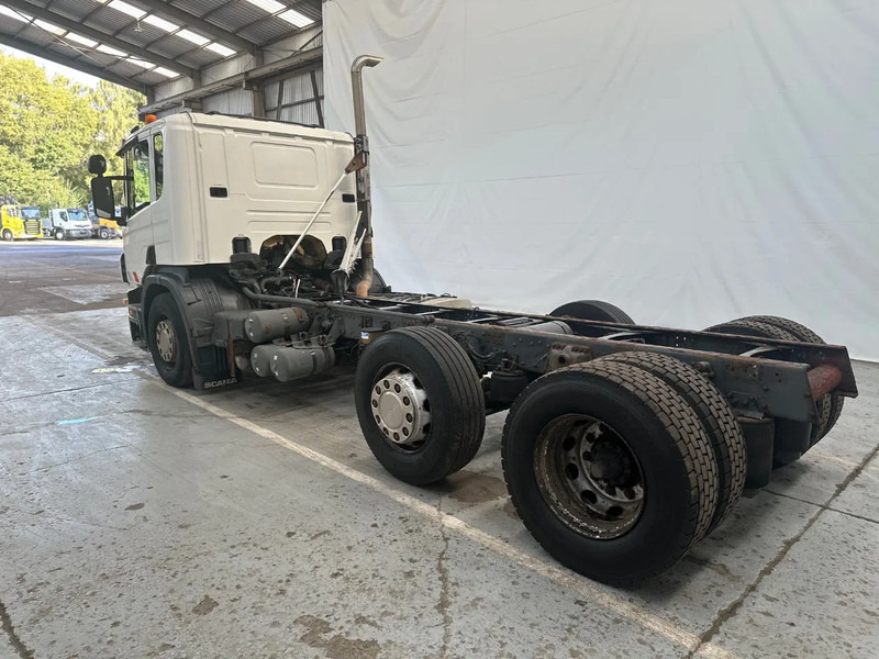 Scania P230 6X2 / Essieu relevable directionnel / Stuurbare liftas / Steerable lift axle / RETARDER / 481205 - Camión chasis: foto 3 Scania P230 6X2 / Essieu relevable directionnel / Stuurbare liftas / Steerable lift axle / RETARDER / 481205 - Camión chasis: foto 3