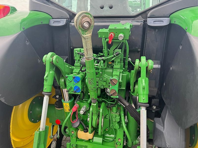 John Deere 6100M CQ 40KM + VOORLADER 2020 2590 UUR!!! - Tractor: foto 4 John Deere 6100M CQ 40KM + VOORLADER 2020 2590 UUR!!! - Tractor: foto 4