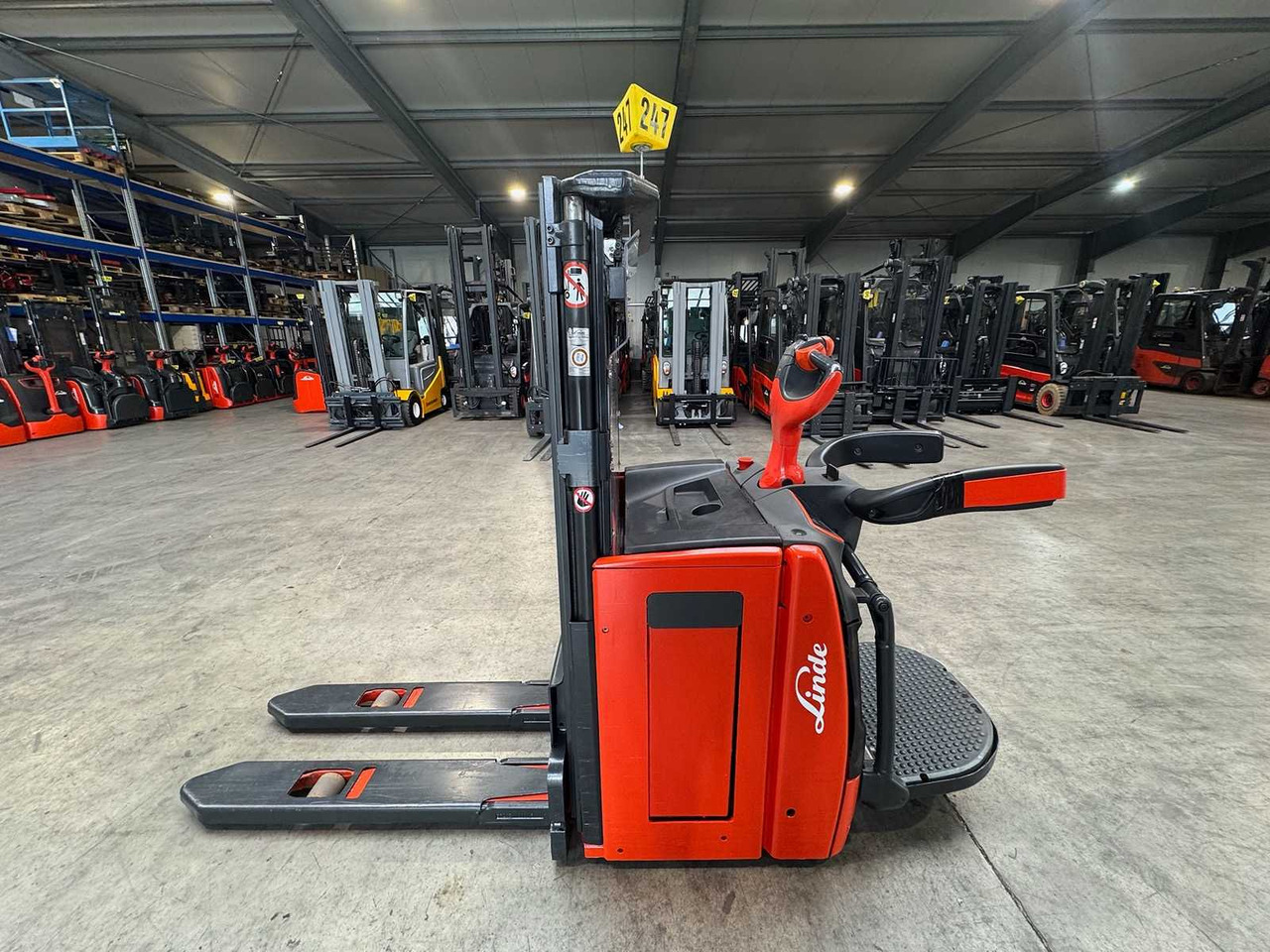 09/2017 SERVICE + UVV 03/2026 LINDE L14AP EVO 1.400KG PALLET TRUCK ANT 4.885 HOURS SCALE - Carretilla elevadora: foto 1 09/2017 SERVICE + UVV 03/2026 LINDE L14AP EVO 1.400KG PALLET TRUCK ANT 4.885 HOURS SCALE - Carretilla elevadora: foto 1