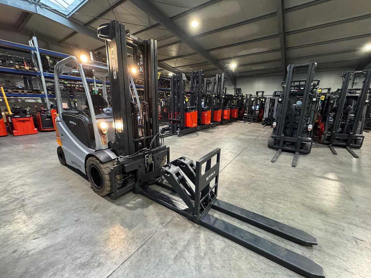 10/2025 SERVICE + UVV 11/2026 STILL RX60-50 5.000KG TRIPLEX 538CM 3.+4. - Carretilla elevadora: foto 5 10/2025 SERVICE + UVV 11/2026 STILL RX60-50 5.000KG TRIPLEX 538CM 3.+4. - Carretilla elevadora: foto 5