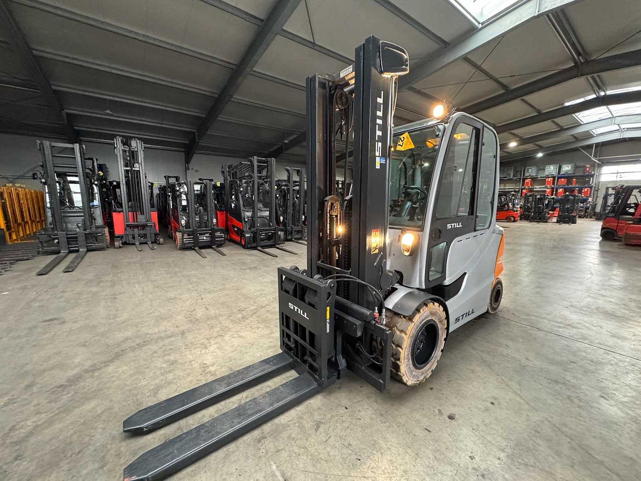 10/2025 SERVICE + UVV 11/2026 STILL RX60-50 5.000KG TRIPLEX 538CM 3.+4. VALVE ELECTRIC FORKLIFT 19.908 HOURS - Carretilla elevadora: foto 3 10/2025 SERVICE + UVV 11/2026 STILL RX60-50 5.000KG TRIPLEX 538CM 3.+4. VALVE ELECTRIC FORKLIFT 19.908 HOURS - Carretilla elevadora: foto 3