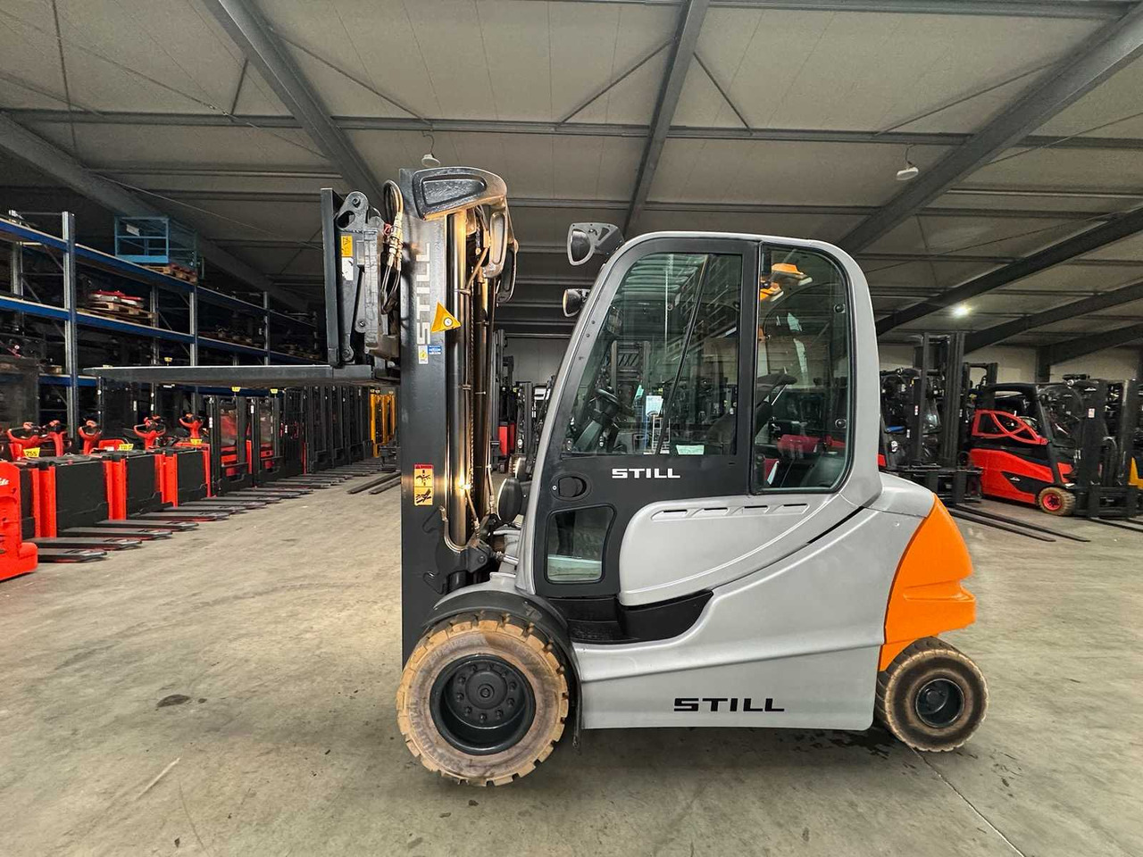 10/2025 SERVICE + UVV 11/2026 STILL RX60-50 5.000KG TRIPLEX 538CM 3.+4. VALVE ELECTRIC FORKLIFT 19.908 HOURS - Carretilla elevadora: foto 1 10/2025 SERVICE + UVV 11/2026 STILL RX60-50 5.000KG TRIPLEX 538CM 3.+4. VALVE ELECTRIC FORKLIFT 19.908 HOURS - Carretilla elevadora: foto 1