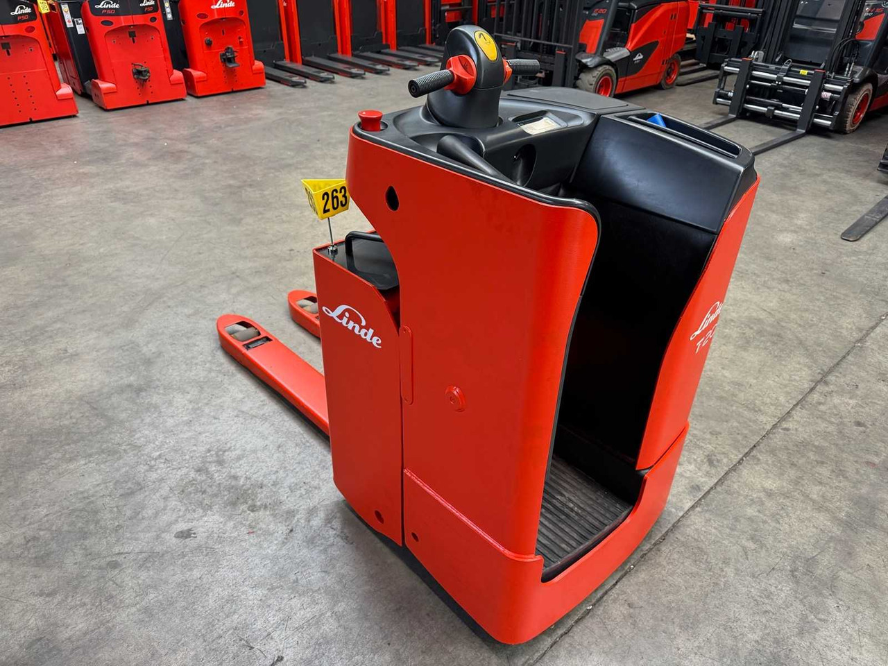 13/2024 SERVICE +UVV 10/2026 LINDE T20SF 2.000KG PALLET TRUCK ANT STACKER 3.098 HOURS - Carretilla elevadora: foto 5 13/2024 SERVICE +UVV 10/2026 LINDE T20SF 2.000KG PALLET TRUCK ANT STACKER 3.098 HOURS - Carretilla elevadora: foto 5