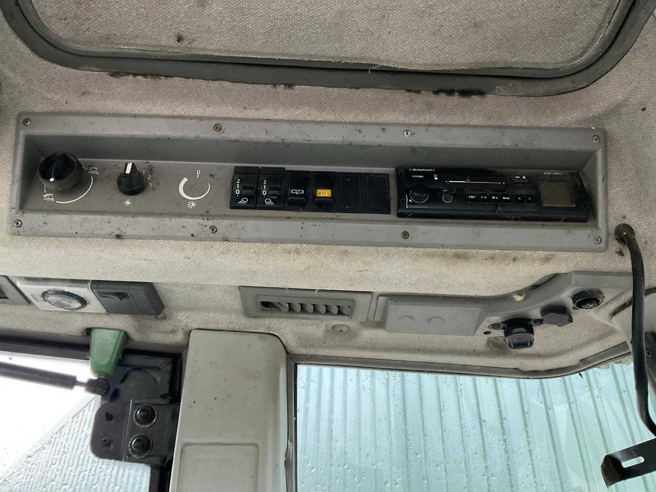 Tractor 1994 FENDT FARMER 312 TURBOMATIK ALL-WHEEL DRIVE FARM TRACTOR: foto 42