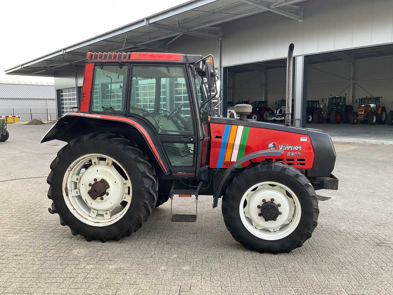 1996 VALMET 6400 HI-TROL ALL-WHEEL DRIVE FARM TRACTOR - Tractor: foto 5 1996 VALMET 6400 HI-TROL ALL-WHEEL DRIVE FARM TRACTOR - Tractor: foto 5
