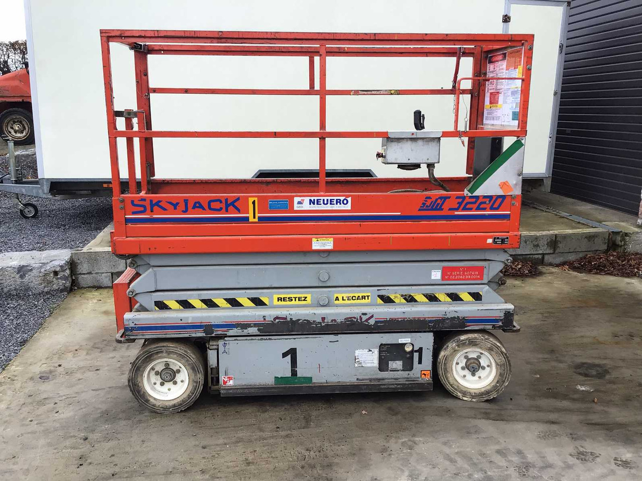 1999 SKYJACK 3220 AERIAL WORK PLATFORM - Plataforma elevadora: foto 1 1999 SKYJACK 3220 AERIAL WORK PLATFORM - Plataforma elevadora: foto 1