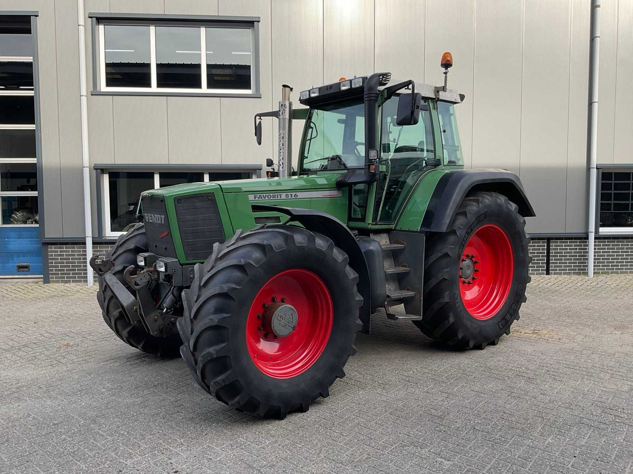 2000 FENDT FAVORIT 816 ALL-WHEEL DRIVE AGRICULTURAL TRACTOR - Tractor: foto 1 2000 FENDT FAVORIT 816 ALL-WHEEL DRIVE AGRICULTURAL TRACTOR - Tractor: foto 1