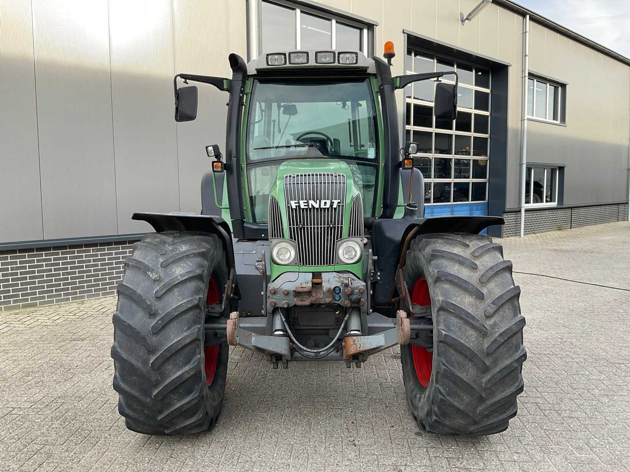 2000 FENDT VARIO 712 ALL-WHEEL DRIVE FARM TRACTOR - Tractor: foto 3 2000 FENDT VARIO 712 ALL-WHEEL DRIVE FARM TRACTOR - Tractor: foto 3
