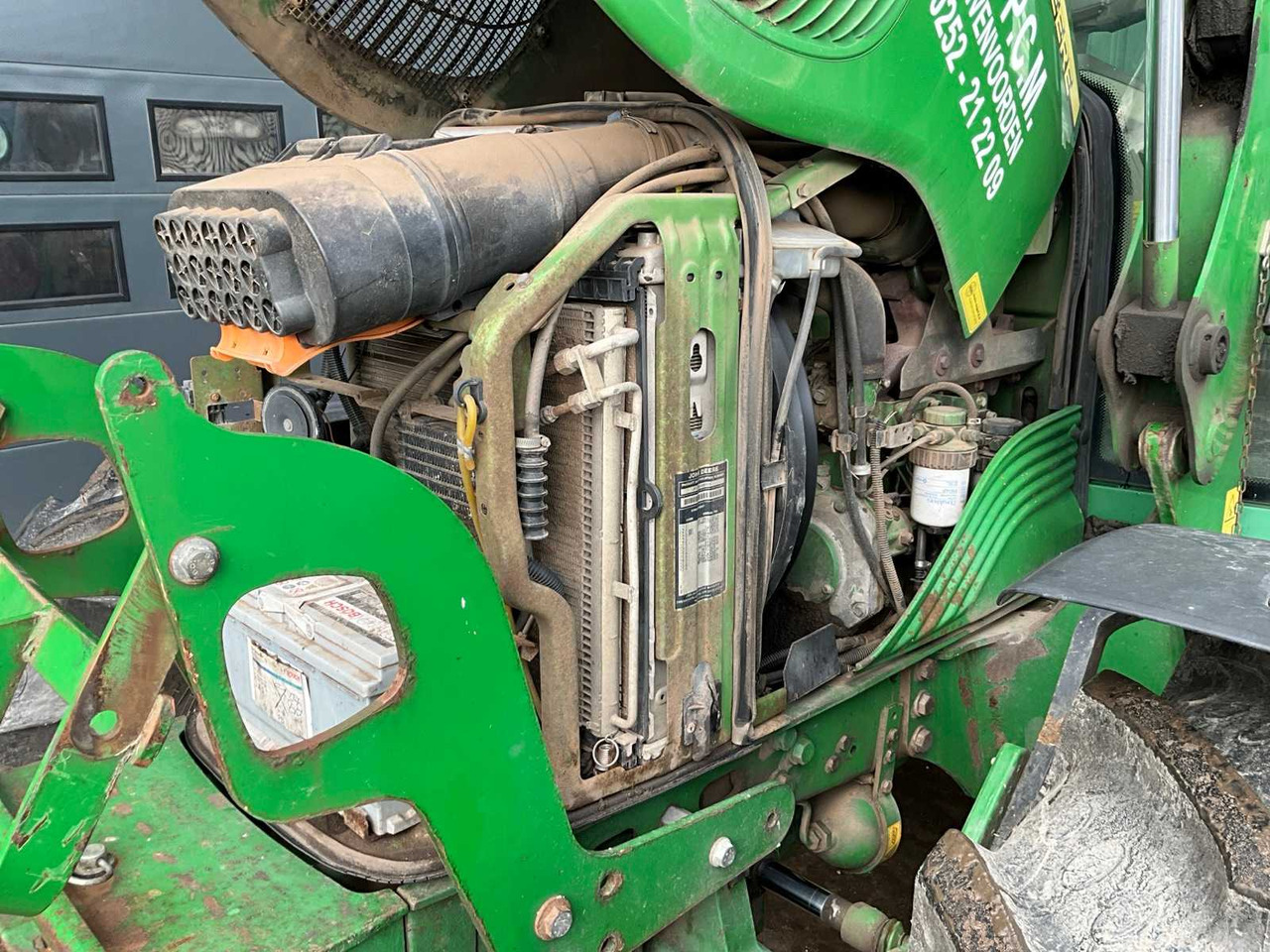 Tractor 2001 JOHN DEERE 6220 FOUR WHEEL DRIVE FARM TRACTOR: foto 27 Tractor 2001 JOHN DEERE 6220 FOUR WHEEL DRIVE FARM TRACTOR: foto 27