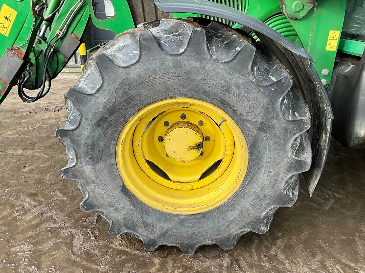 Tractor 2001 JOHN DEERE 6220 FOUR WHEEL DRIVE FARM TRACTOR: foto 22 Tractor 2001 JOHN DEERE 6220 FOUR WHEEL DRIVE FARM TRACTOR: foto 22