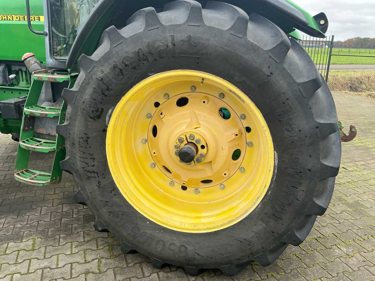 2002 JOHN DEERE 7710 FOUR WHEEL DRIVE FARM TRACTOR - Tractor: foto 5 2002 JOHN DEERE 7710 FOUR WHEEL DRIVE FARM TRACTOR - Tractor: foto 5