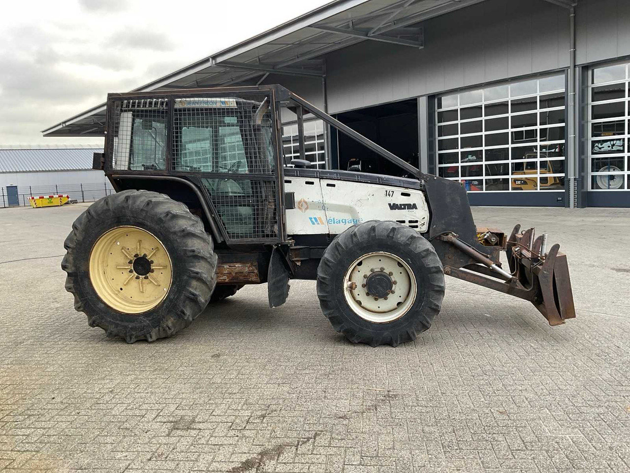 2003 VALTRA 8950 HITECH ALL-WHEEL DRIVE FARM TRACTOR - Tractor: foto 5 2003 VALTRA 8950 HITECH ALL-WHEEL DRIVE FARM TRACTOR - Tractor: foto 5