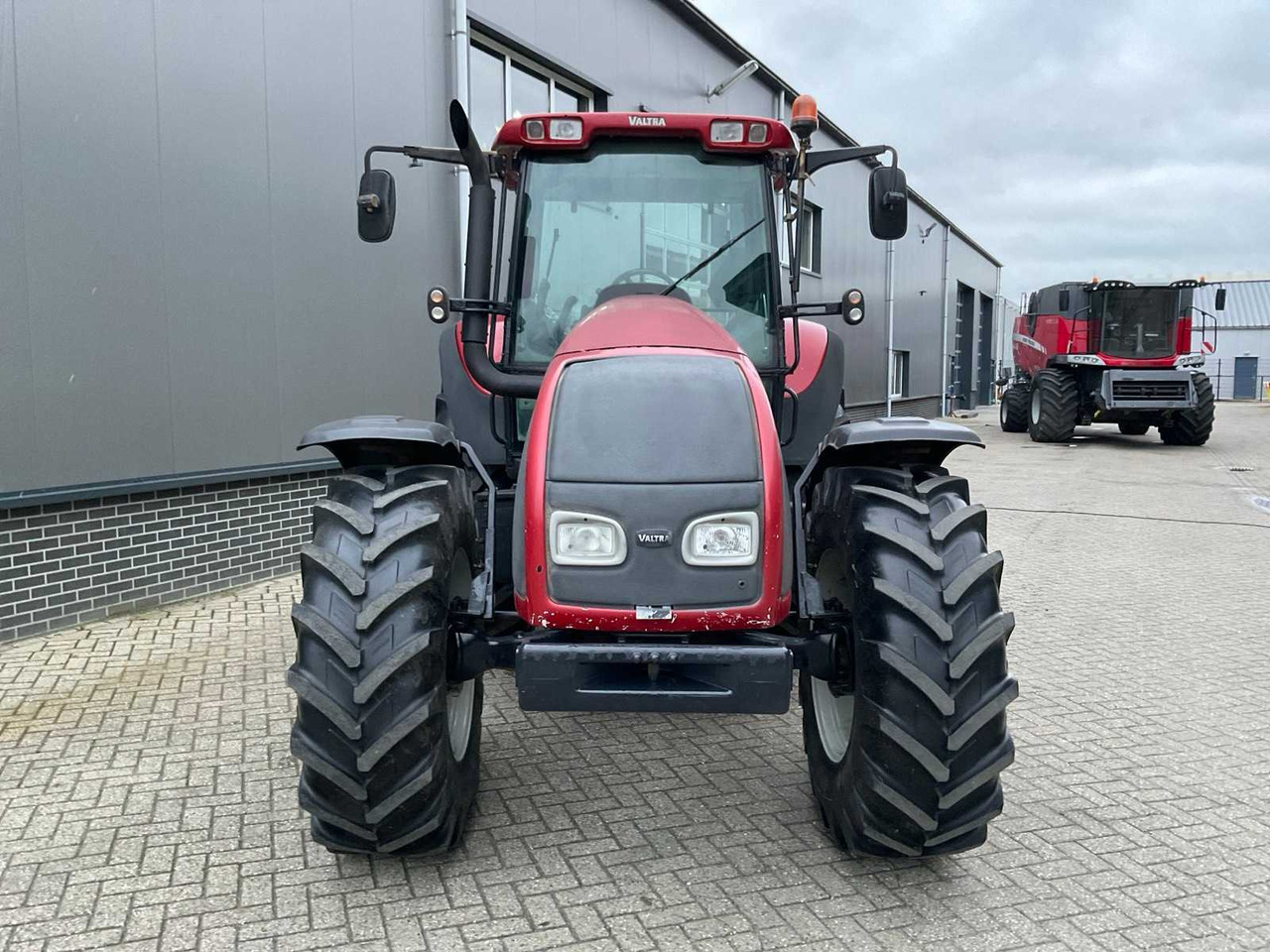 2004 VALTRA T120 ALL-WHEEL DRIVE FARM TRACTOR - Tractor: foto 3 2004 VALTRA T120 ALL-WHEEL DRIVE FARM TRACTOR - Tractor: foto 3