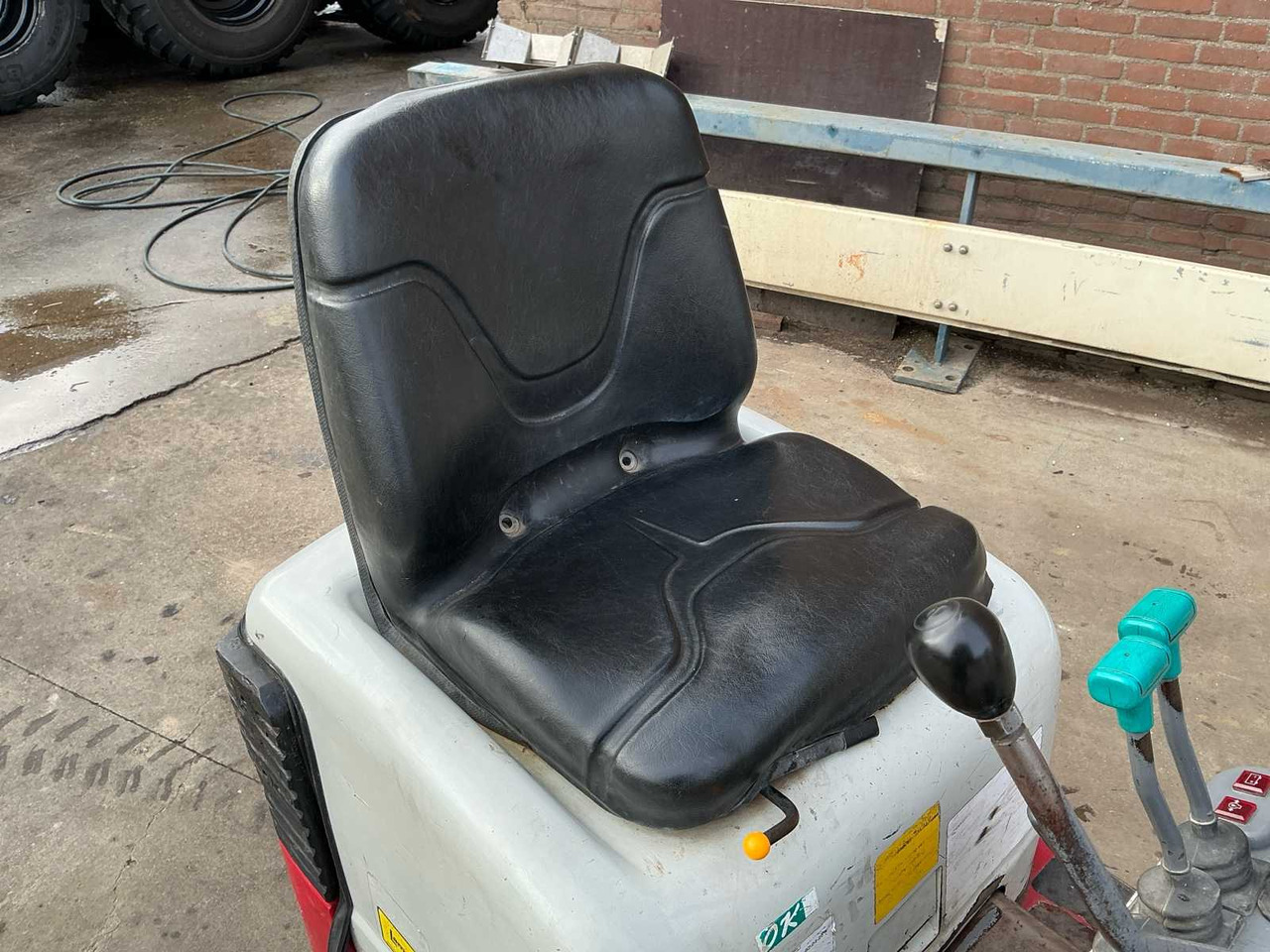 Miniexcavadora 2005 TAKEUCHI TB108 MINI EXCAVATOR: foto 9