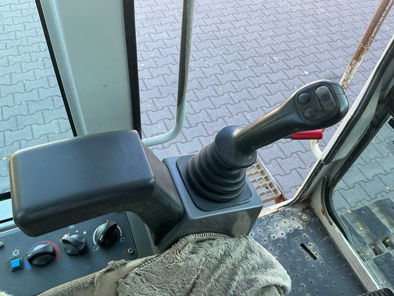 Excavadora 2007 TAKEUCHI TB175 MIDI EXCAVATOR: foto 14 Excavadora 2007 TAKEUCHI TB175 MIDI EXCAVATOR: foto 14