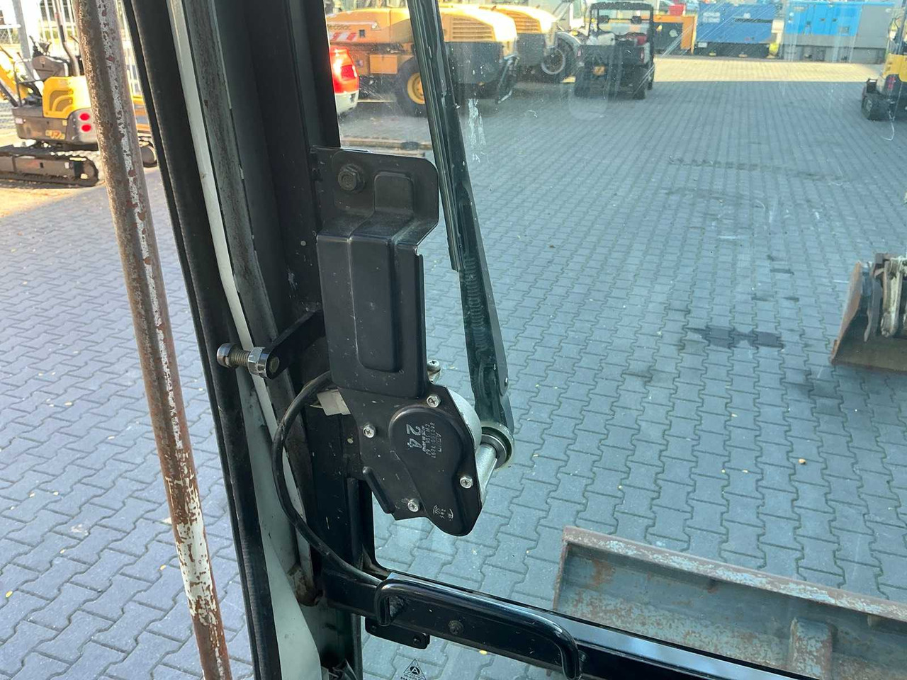 Excavadora 2007 TAKEUCHI TB175 MIDI EXCAVATOR: foto 18 Excavadora 2007 TAKEUCHI TB175 MIDI EXCAVATOR: foto 18