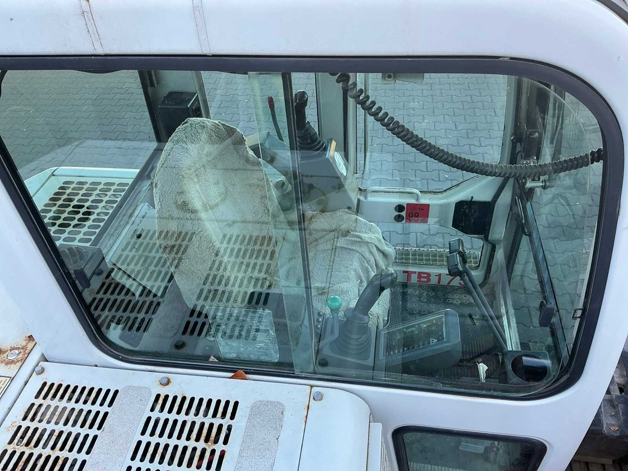 Excavadora 2007 TAKEUCHI TB175 MIDI EXCAVATOR: foto 7 Excavadora 2007 TAKEUCHI TB175 MIDI EXCAVATOR: foto 7