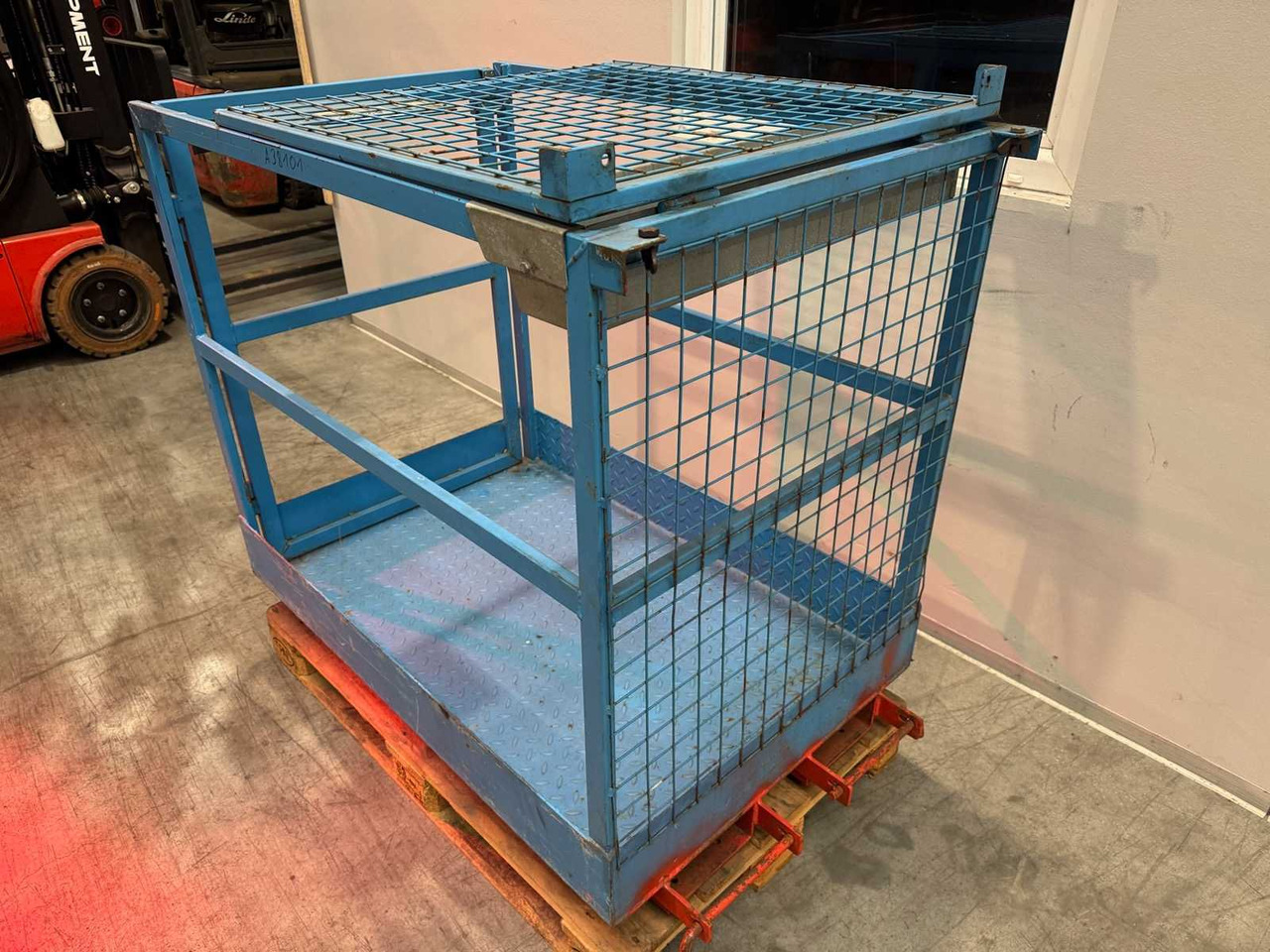 2011 BAUER WORK CAGE FUSE CAGE LATTICE BOX FORKLIFT REACH TRUCK - Carretilla elevadora: foto 3 2011 BAUER WORK CAGE FUSE CAGE LATTICE BOX FORKLIFT REACH TRUCK - Carretilla elevadora: foto 3