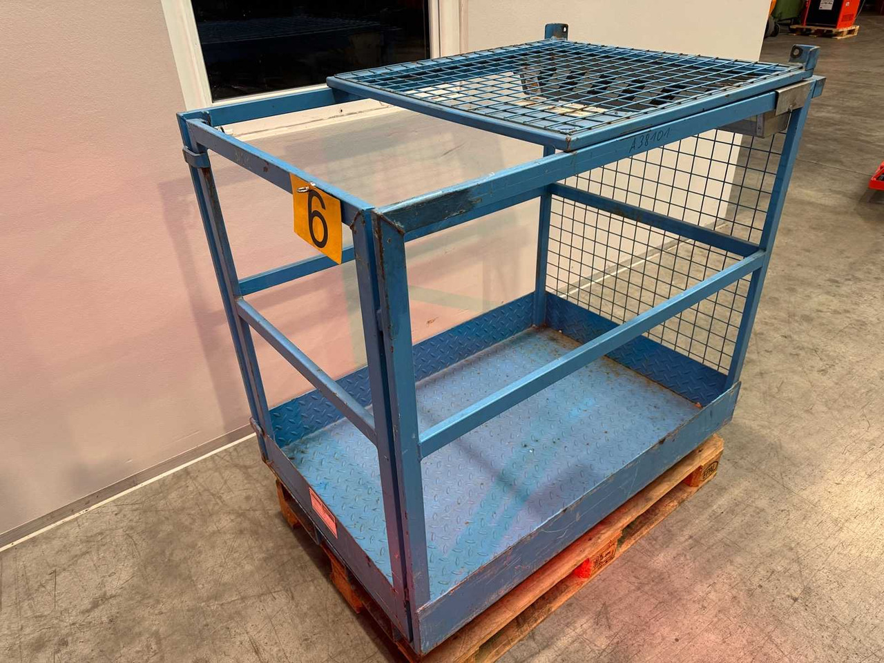 2011 BAUER WORK CAGE FUSE CAGE LATTICE BOX FORKLIFT REACH TRUCK - Carretilla elevadora: foto 2 2011 BAUER WORK CAGE FUSE CAGE LATTICE BOX FORKLIFT REACH TRUCK - Carretilla elevadora: foto 2