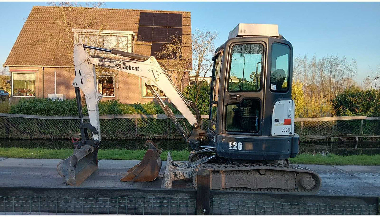 2015 BOBCAT E26 MIDI EXCAVATOR - Excavadora: foto 2 2015 BOBCAT E26 MIDI EXCAVATOR - Excavadora: foto 2