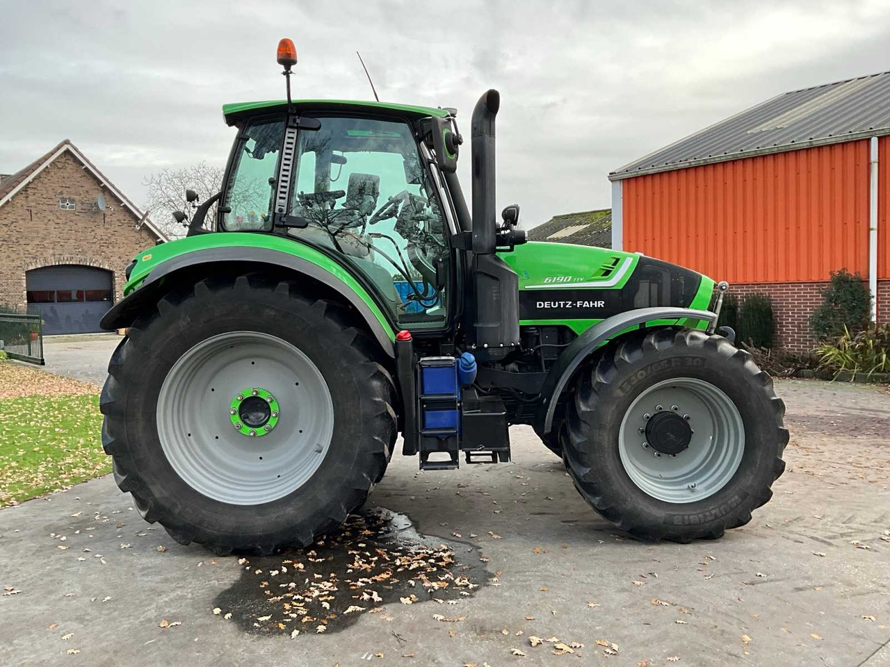 2015 DEUTZ-FAHR 6190 TTV ALL-WHEEL DRIVE FARM TRACTOR - Tractor: foto 4 2015 DEUTZ-FAHR 6190 TTV ALL-WHEEL DRIVE FARM TRACTOR - Tractor: foto 4