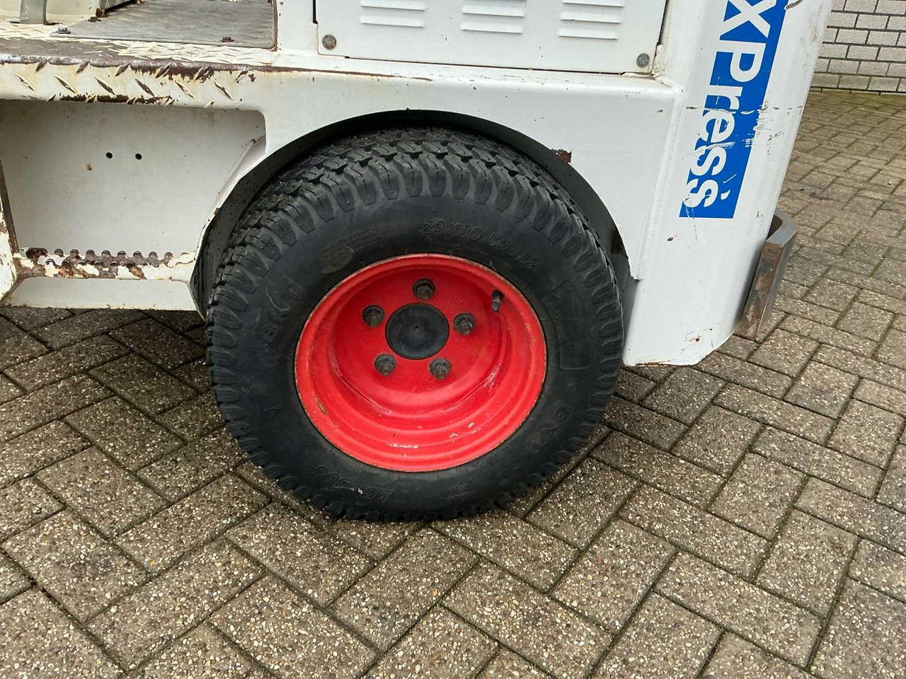 Cargadora de ruedas 2017 100 KNIKMOPS: foto 11 Cargadora de ruedas 2017 100 KNIKMOPS: foto 11