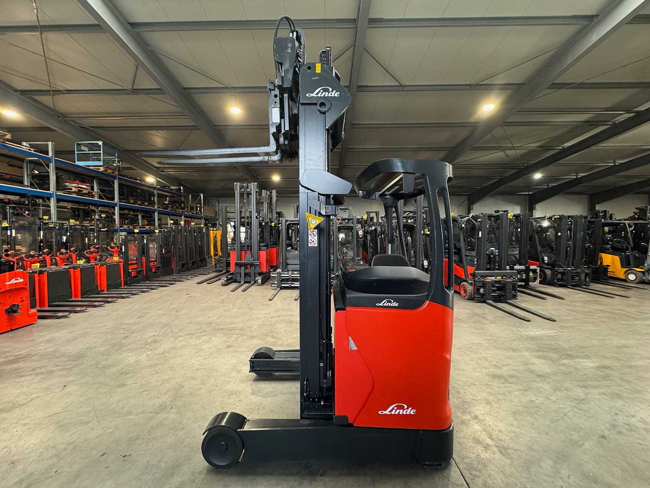 2017 LINDE R16 1.600KG TRIPLEX 700CM FORK ADJUSTER FORKLIFT ELECTRIC FORKLIFT REACH TRUCK - Carretilla elevadora: foto 3 2017 LINDE R16 1.600KG TRIPLEX 700CM FORK ADJUSTER FORKLIFT ELECTRIC FORKLIFT REACH TRUCK - Carretilla elevadora: foto 3