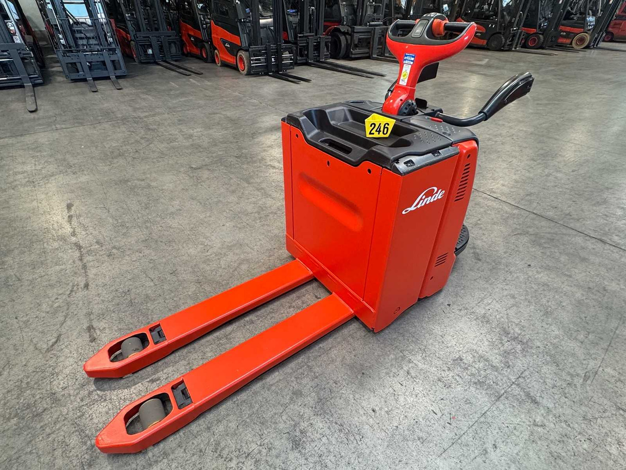 2017 S+UVV 07/2026 LINDE T20AP 2.000KG STACKER ELECTRIC PALLET TRUCK ANT - Carretilla elevadora: foto 4 2017 S+UVV 07/2026 LINDE T20AP 2.000KG STACKER ELECTRIC PALLET TRUCK ANT - Carretilla elevadora: foto 4