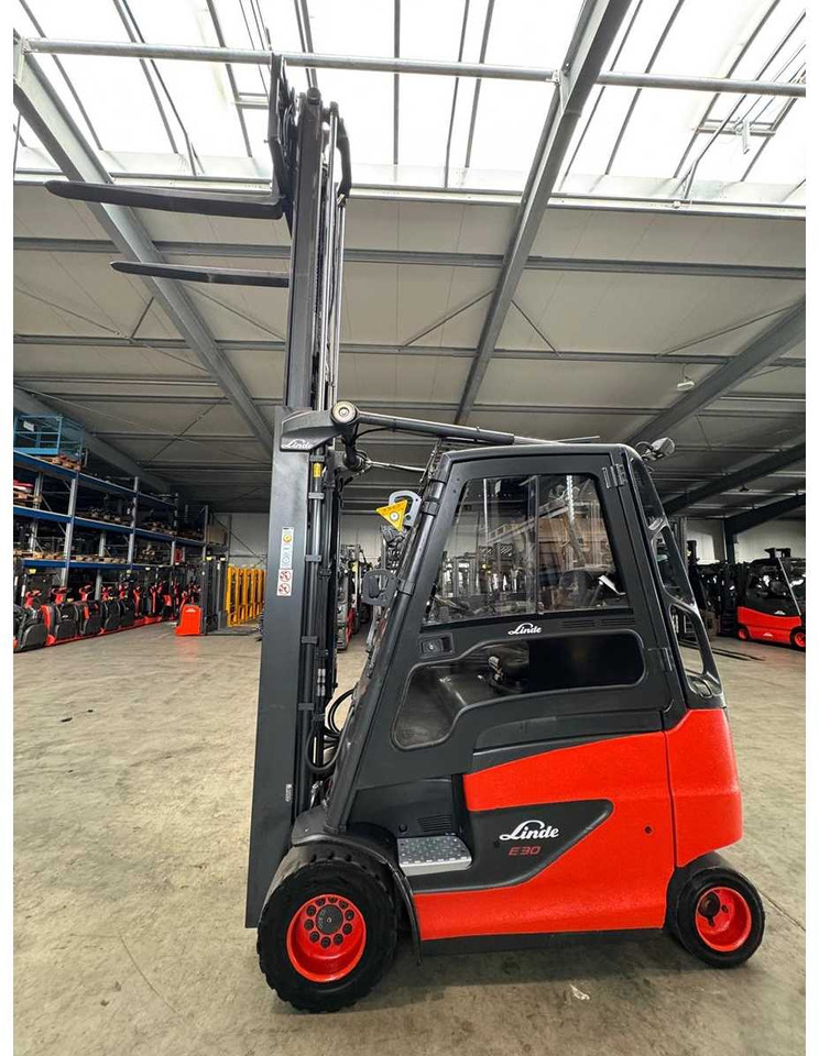 2017 SERVICE + UVV 09/2026 LINDE E30 3.000KG DUPLEX FREE LIFT 3RD + 4TH VALVE ELECTRIC FORKLIFT CAMERA - Carretilla elevadora: foto 3 2017 SERVICE + UVV 09/2026 LINDE E30 3.000KG DUPLEX FREE LIFT 3RD + 4TH VALVE ELECTRIC FORKLIFT CAMERA - Carretilla elevadora: foto 3