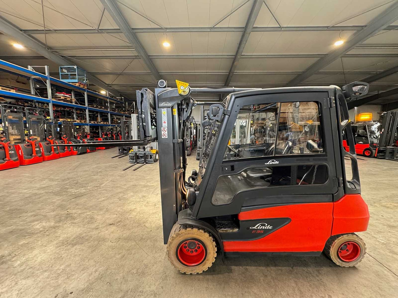 2017 SERVICE + UVV 10/2026 LINDE E35L 3.500KG EVO TRIPLEX 3.+4. - Carretilla elevadora: foto 2 2017 SERVICE + UVV 10/2026 LINDE E35L 3.500KG EVO TRIPLEX 3.+4. - Carretilla elevadora: foto 2