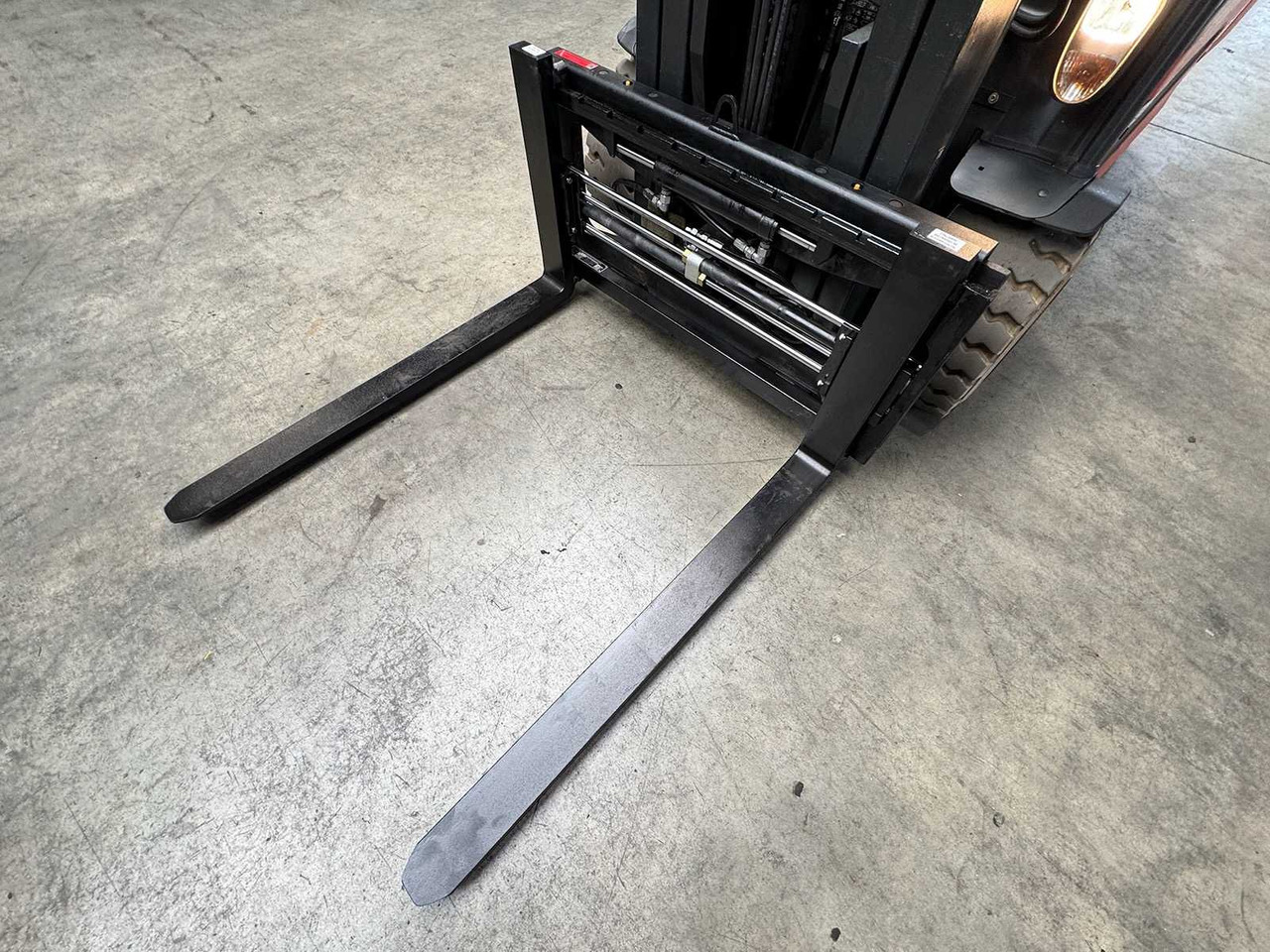 2017 SERVICE + UVV 10/2026 LINDE E35L 3.500KG EVO TRIPLEX 3.+4. - Carretilla elevadora: foto 5 2017 SERVICE + UVV 10/2026 LINDE E35L 3.500KG EVO TRIPLEX 3.+4. - Carretilla elevadora: foto 5