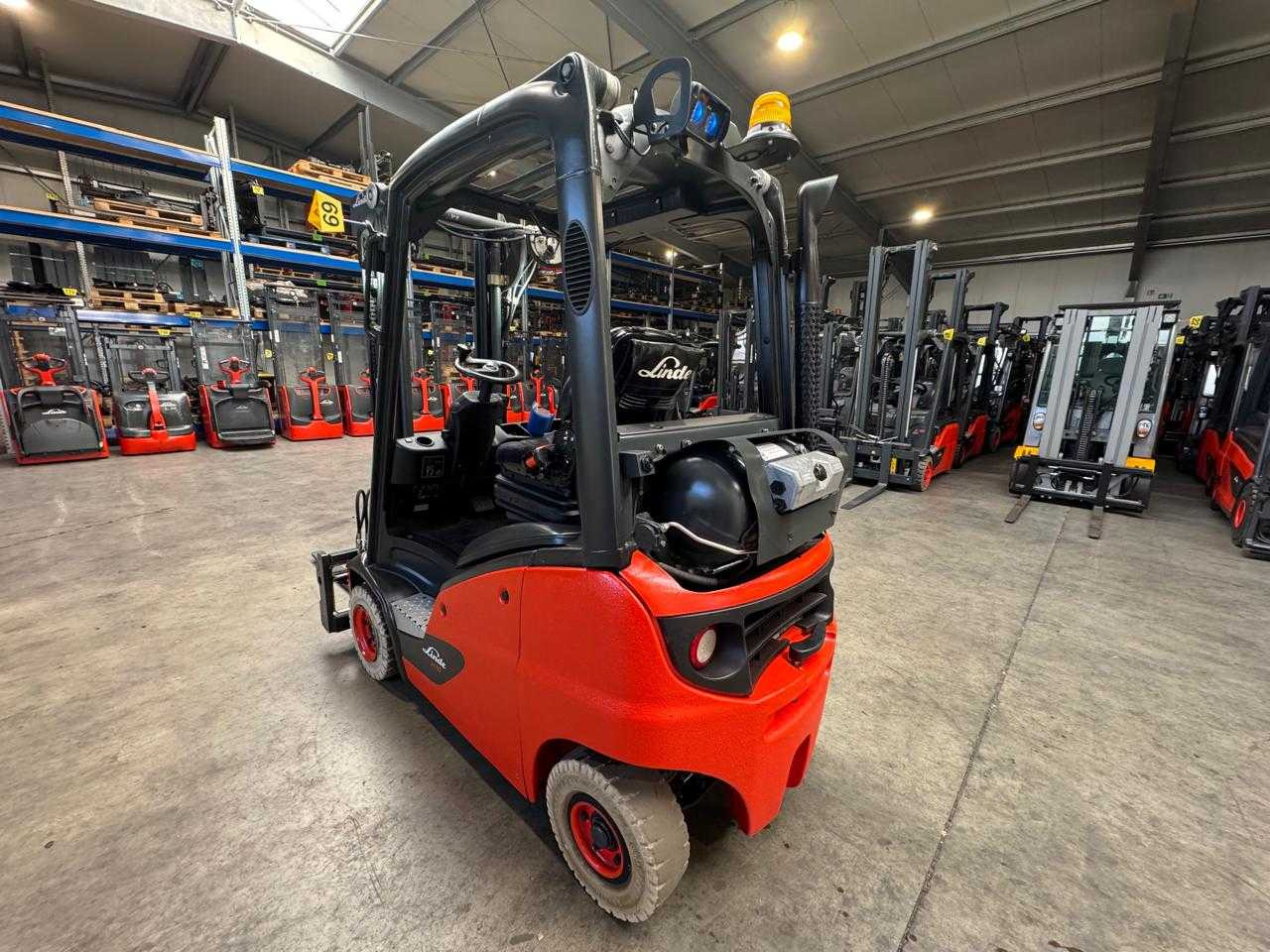 2017 SERVICE + UVV 10/2026 LINDE H16T 1,600KG 3RD + 4TH VALVE FORK ADJUSTER GAS FORKLIFT 6,710 HOURS - Carretilla elevadora: foto 5 2017 SERVICE + UVV 10/2026 LINDE H16T 1,600KG 3RD + 4TH VALVE FORK ADJUSTER GAS FORKLIFT 6,710 HOURS - Carretilla elevadora: foto 5