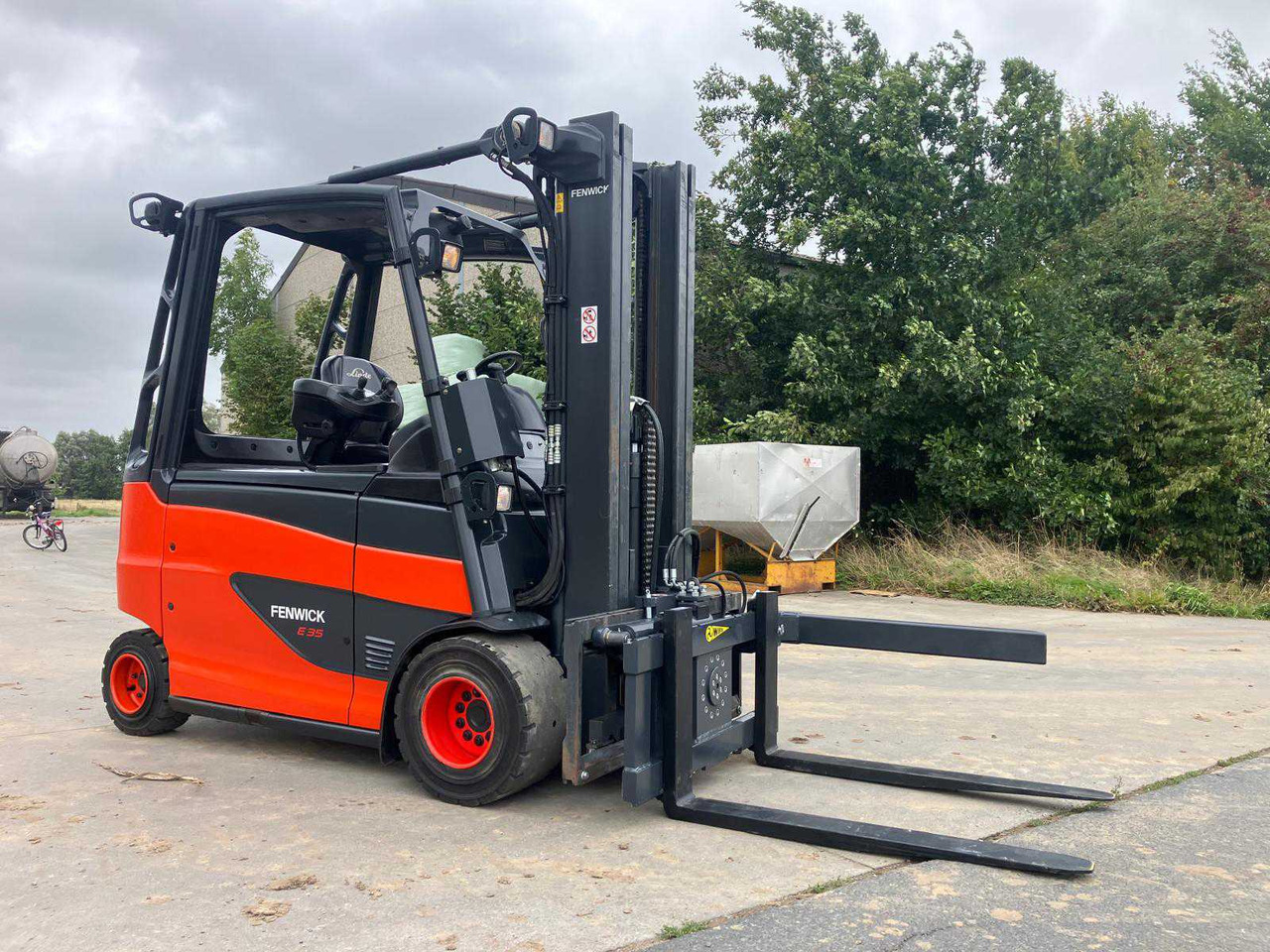 2018 LINDE E35 FORKLIFT - Carretilla elevadora: foto 4 2018 LINDE E35 FORKLIFT - Carretilla elevadora: foto 4