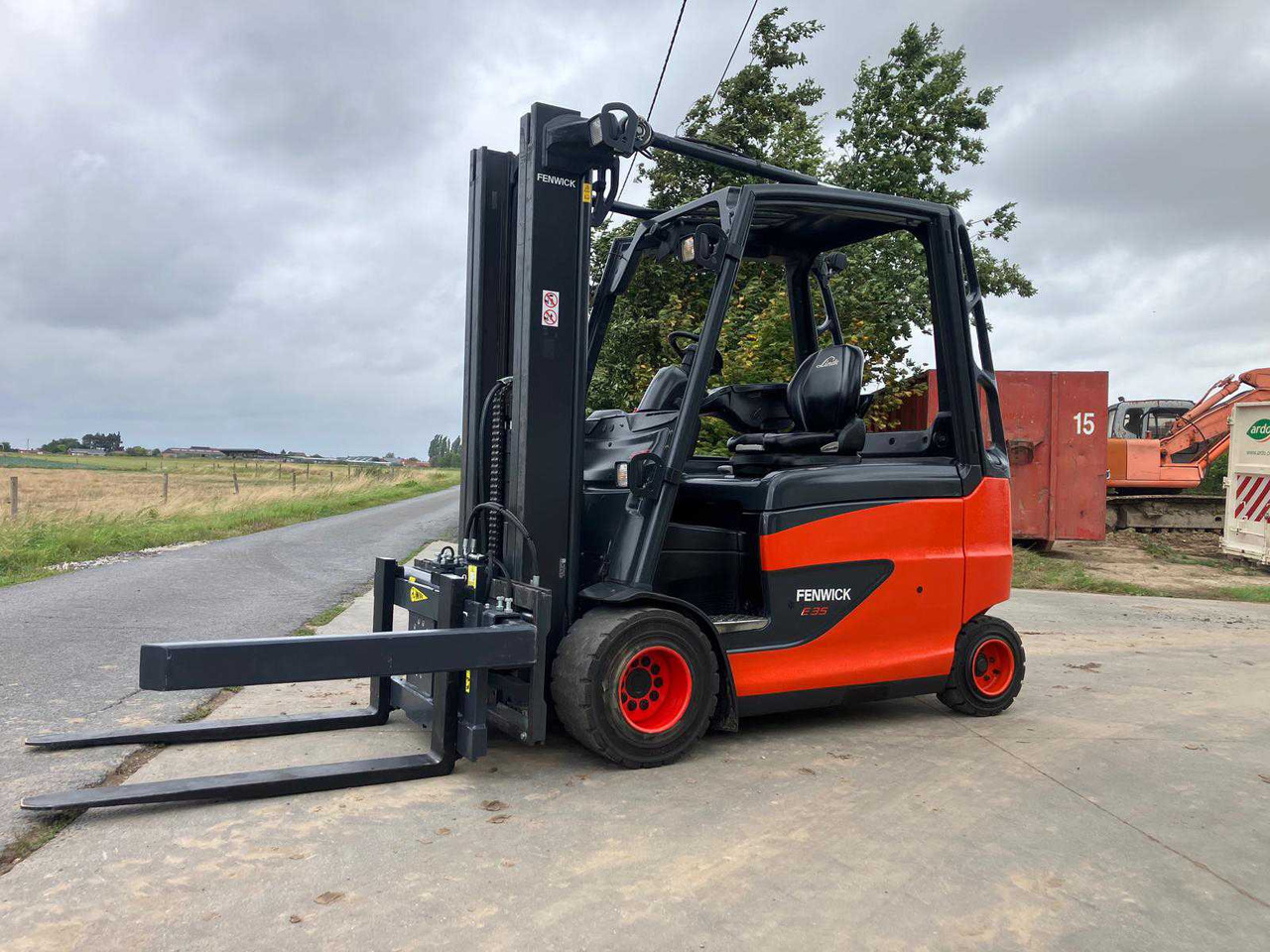 2018 LINDE E35 FORKLIFT - Carretilla elevadora: foto 1 2018 LINDE E35 FORKLIFT - Carretilla elevadora: foto 1