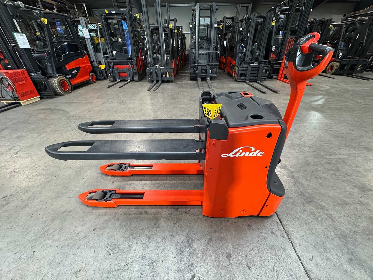 2018 LINDE T16L PALLET TRUCK ANT STACKER INITIAL STROKE 1,480 HOURS - Carretilla elevadora: foto 4 2018 LINDE T16L PALLET TRUCK ANT STACKER INITIAL STROKE 1,480 HOURS - Carretilla elevadora: foto 4