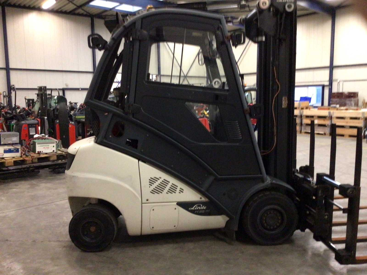 2019 LINDE H35T FORKLIFT - Carretilla elevadora: foto 4 2019 LINDE H35T FORKLIFT - Carretilla elevadora: foto 4