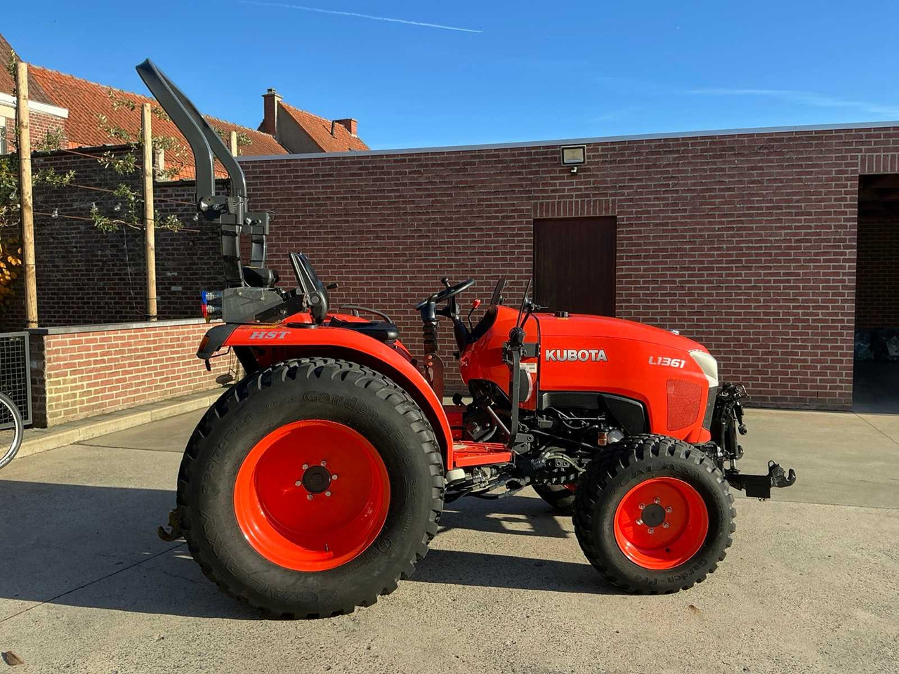 2020 KUBOTA L1361 FOUR WHEEL DRIVE FARM TRACTOR - Tractor: foto 5 2020 KUBOTA L1361 FOUR WHEEL DRIVE FARM TRACTOR - Tractor: foto 5
