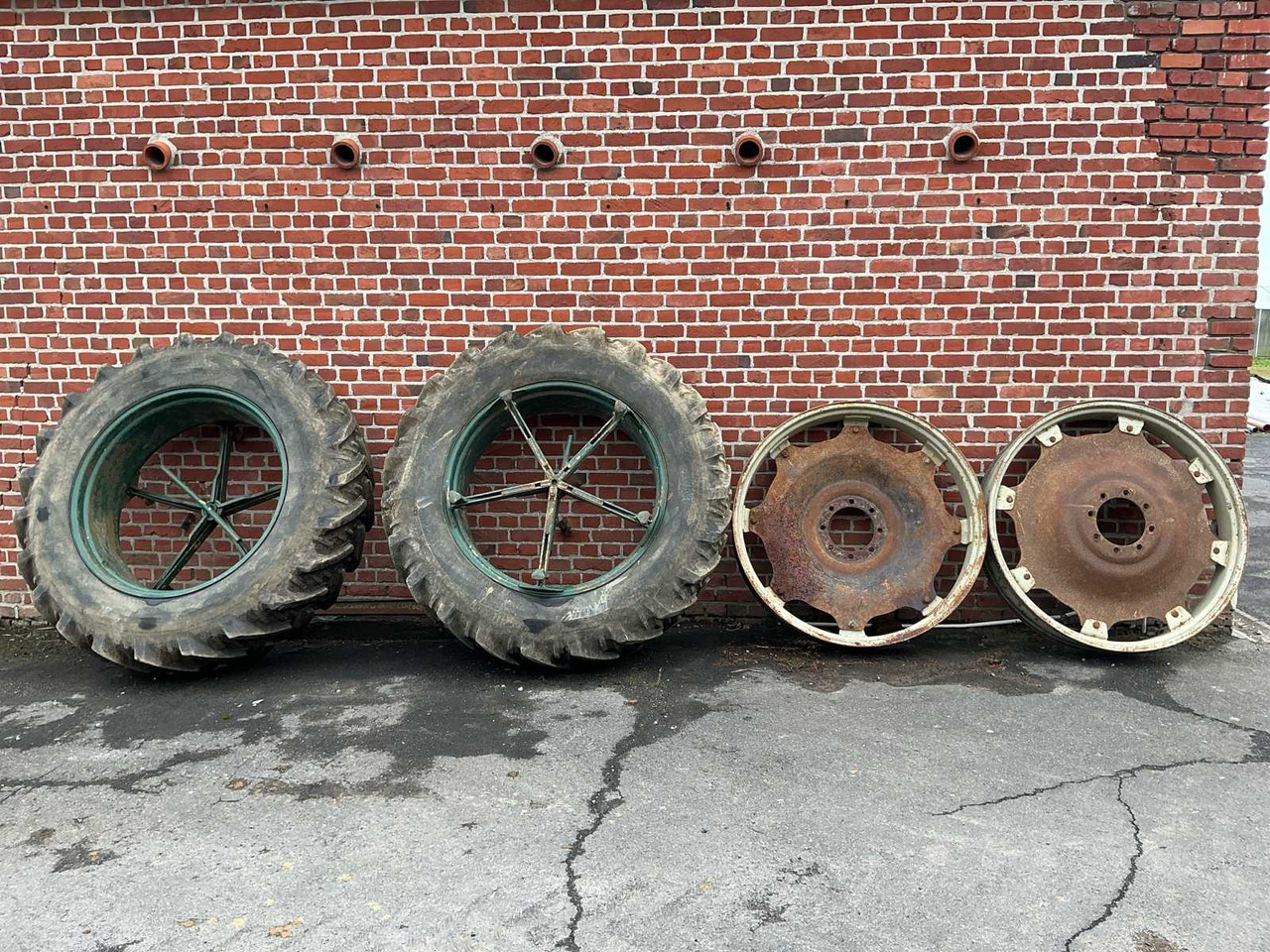 2x tractor rim - Neumáticos y llantas para Tractor: foto 1 2x tractor rim - Neumáticos y llantas para Tractor: foto 1