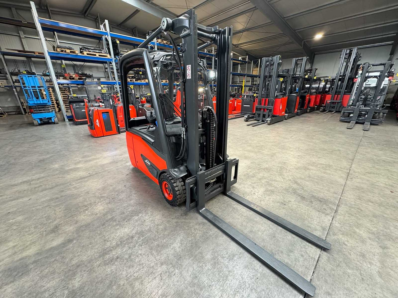 BATTERY 2021 SERVICE + UVV 07/26 LINDE E16 EVO 1,600KG DUPLEX FREE LIFT ELECTRIC FORKLIFT - Carretilla elevadora: foto 5 BATTERY 2021 SERVICE + UVV 07/26 LINDE E16 EVO 1,600KG DUPLEX FREE LIFT ELECTRIC FORKLIFT - Carretilla elevadora: foto 5