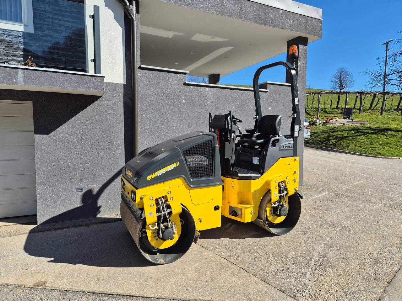 BOMAG BW 120 AD-5 - Apisonadora de asfalto: foto 1 BOMAG BW 120 AD-5 - Apisonadora de asfalto: foto 1