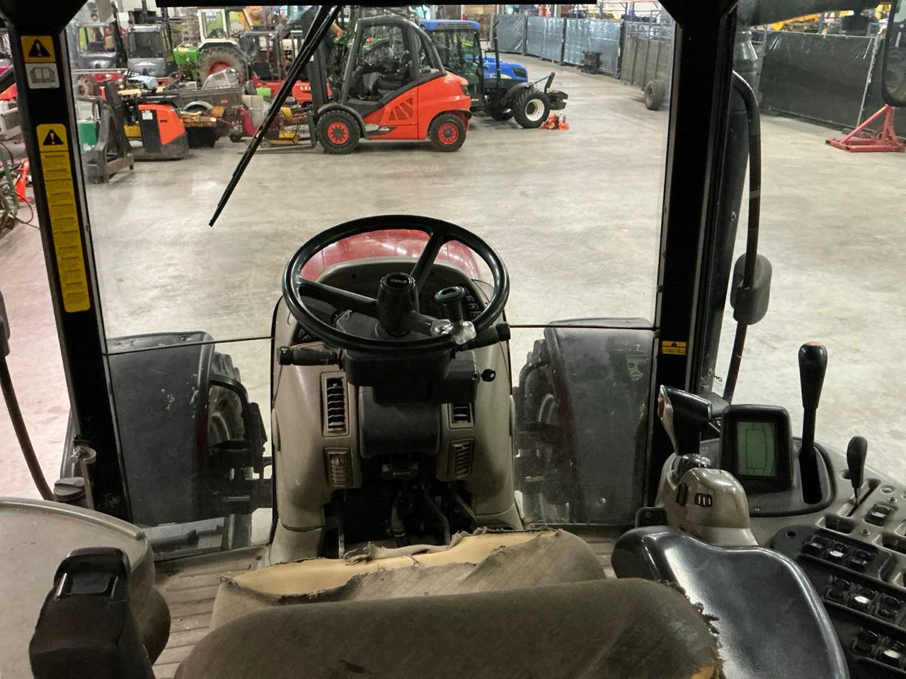 Tractor CASE IH MXU125 ALL-WHEEL DRIVE FARM TRACTOR: foto 20