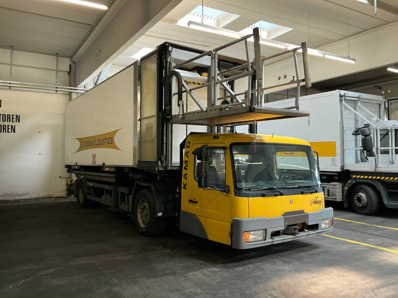 2002 MERCEDES-BENZ WBC22 CATERING TRUCK - Camión: foto 2 2002 MERCEDES-BENZ WBC22 CATERING TRUCK - Camión: foto 2