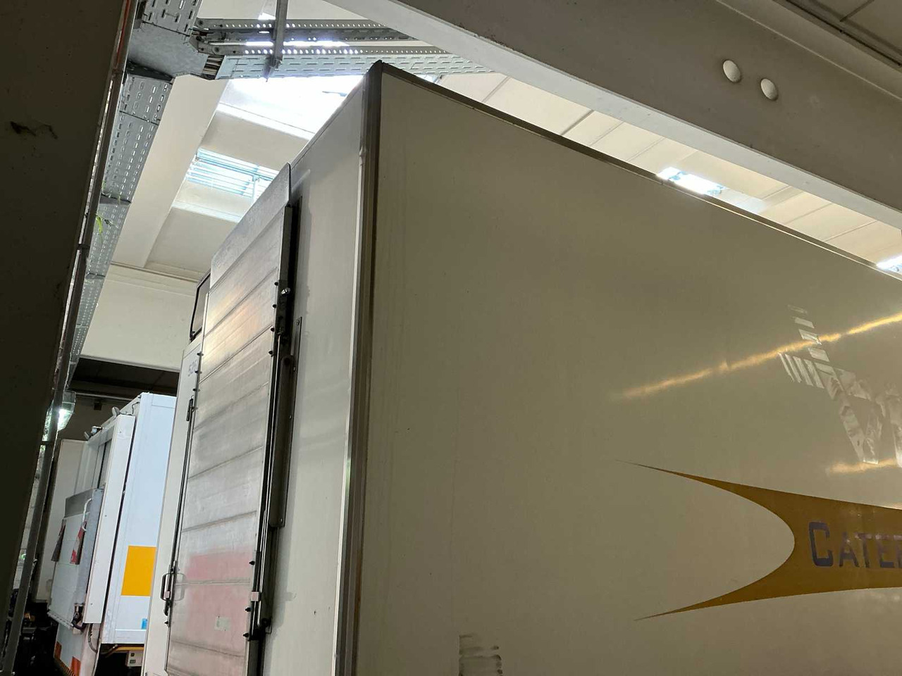 2002 MERCEDES-BENZ WBC22 CATERING TRUCK - Camión: foto 5 2002 MERCEDES-BENZ WBC22 CATERING TRUCK - Camión: foto 5