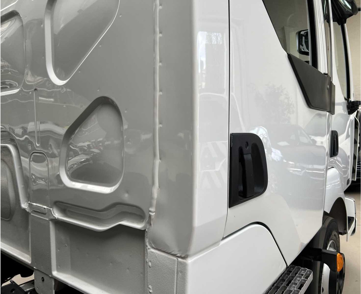 Camión 2006 RENAULT MIDLUM DOUBLE CAB TIPPER: foto 20 Camión 2006 RENAULT MIDLUM DOUBLE CAB TIPPER: foto 20